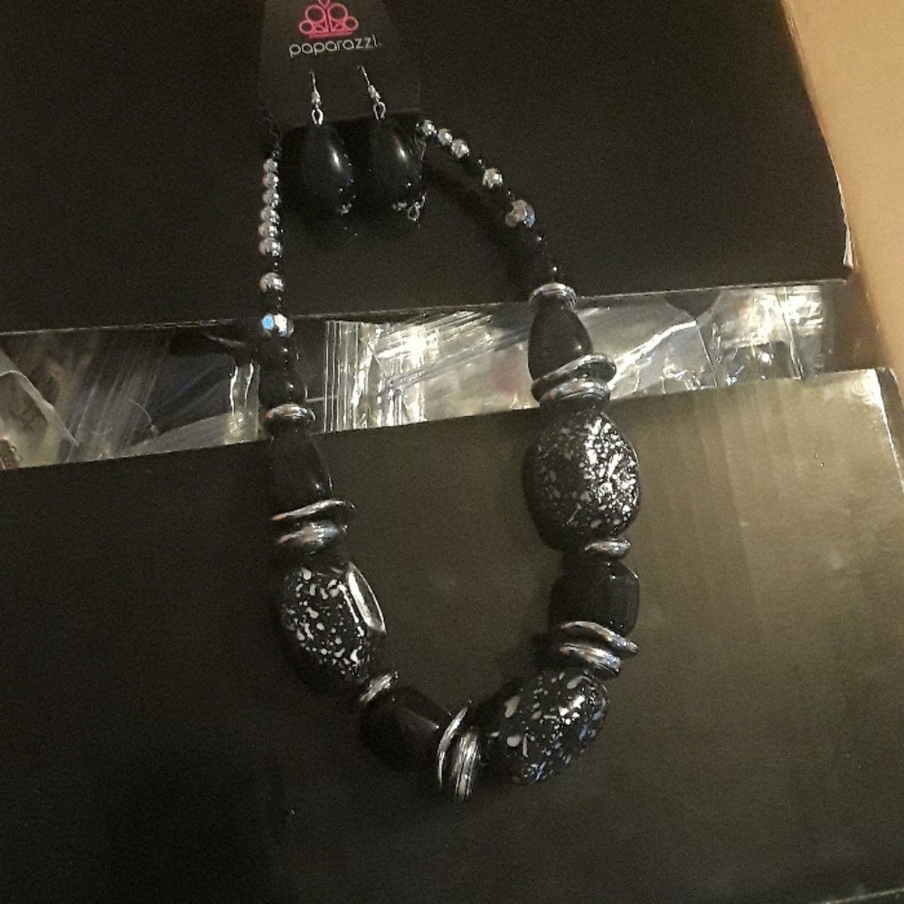 Necklace and earrings set